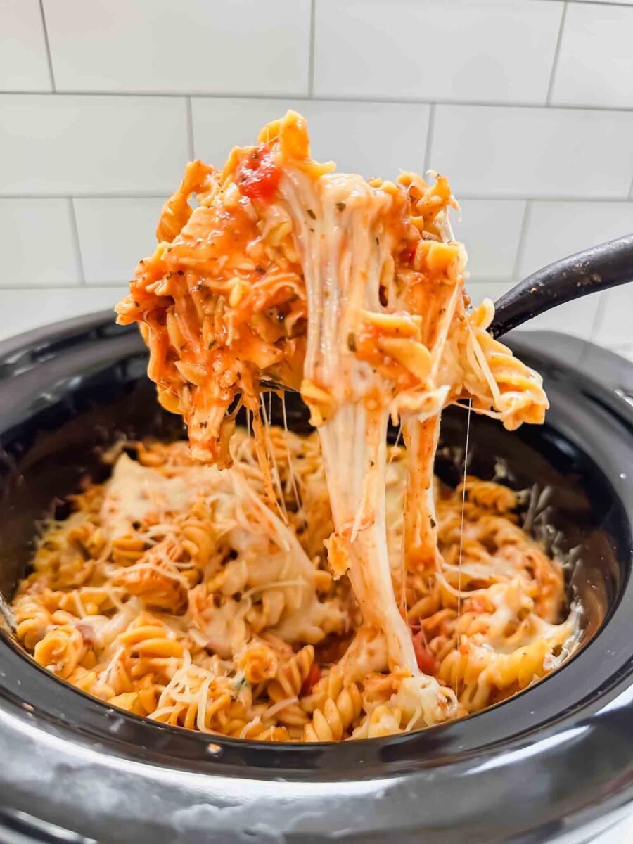 crockpot-alfredo-marinara-chicken-pasta-jordo-s-world